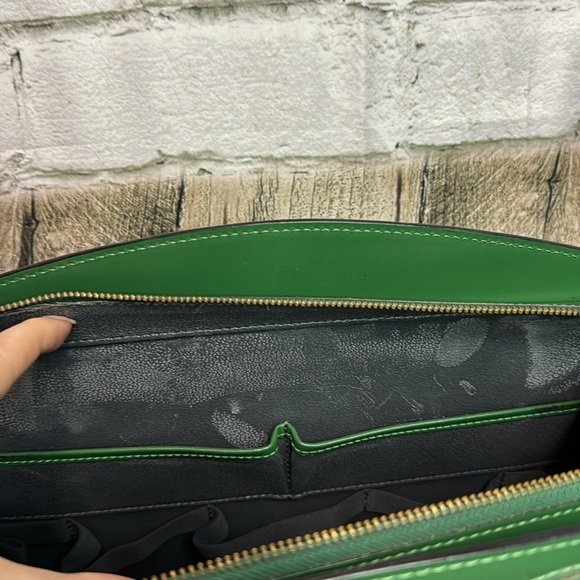 LOUIS VUITTON - Epi Rivera Hand Bag - Picture 8 of 10